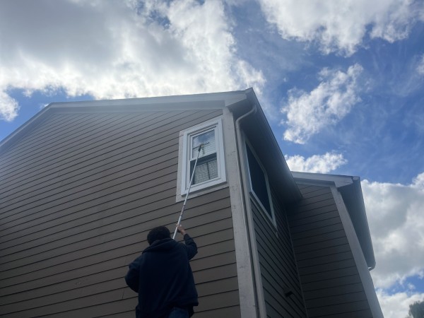 Window Cleaning in Livonia, MI (5)